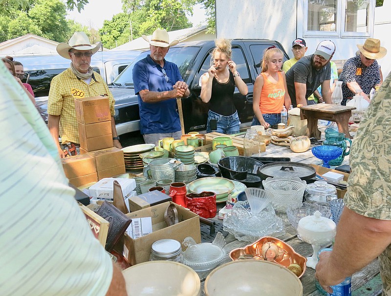 Hot afternoon, hot items at Jasper estate sale Westside Eagle Observer