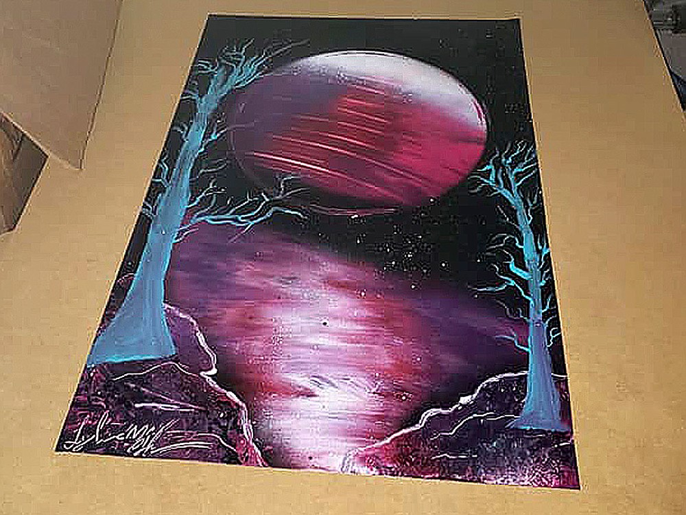 Mayhan Uses Spray Paint To Create Works Of Art