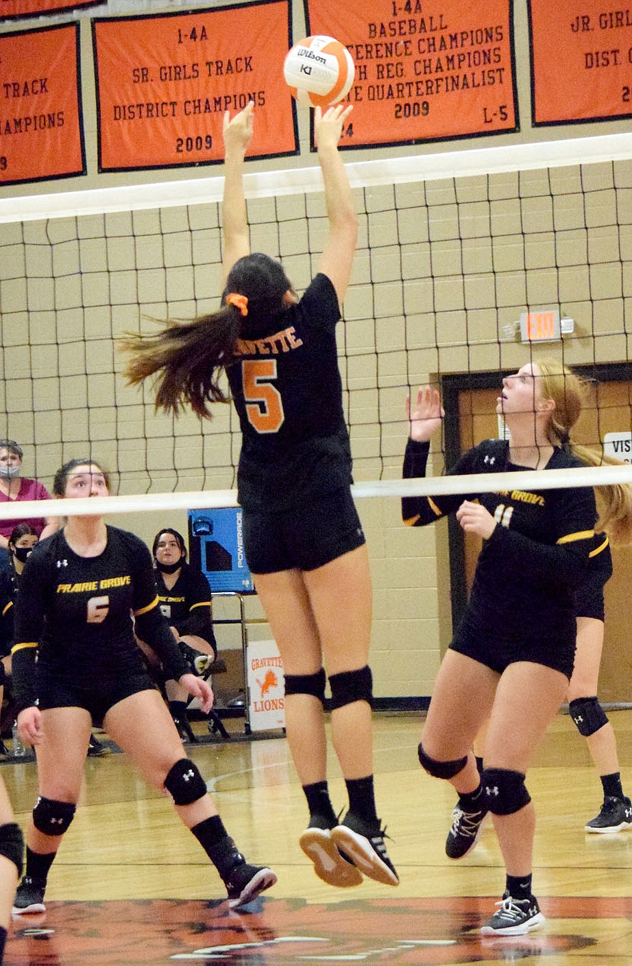 Gravette beats Farmington, falls to Prairie Grove