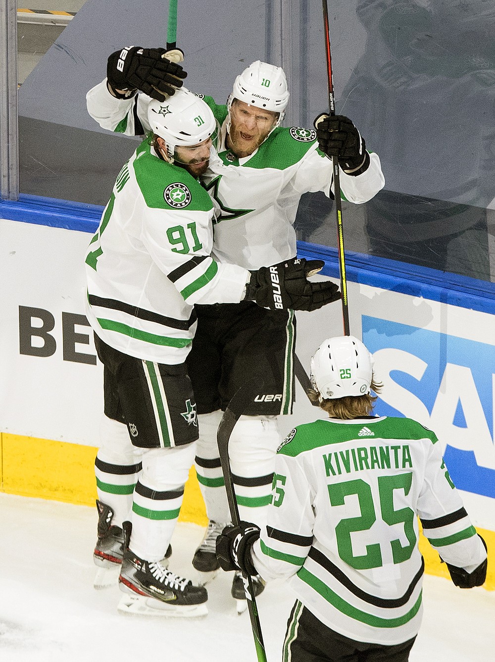 Corey Perry's double-OT winner keeps Dallas Stars alive in Cup