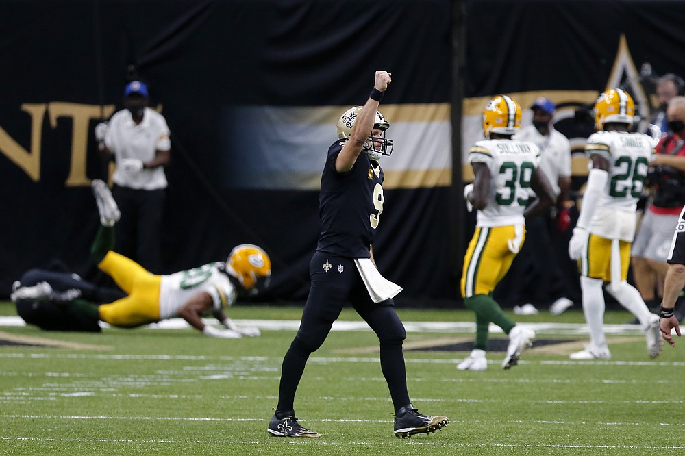 Packers pop Saints to stay undefeated