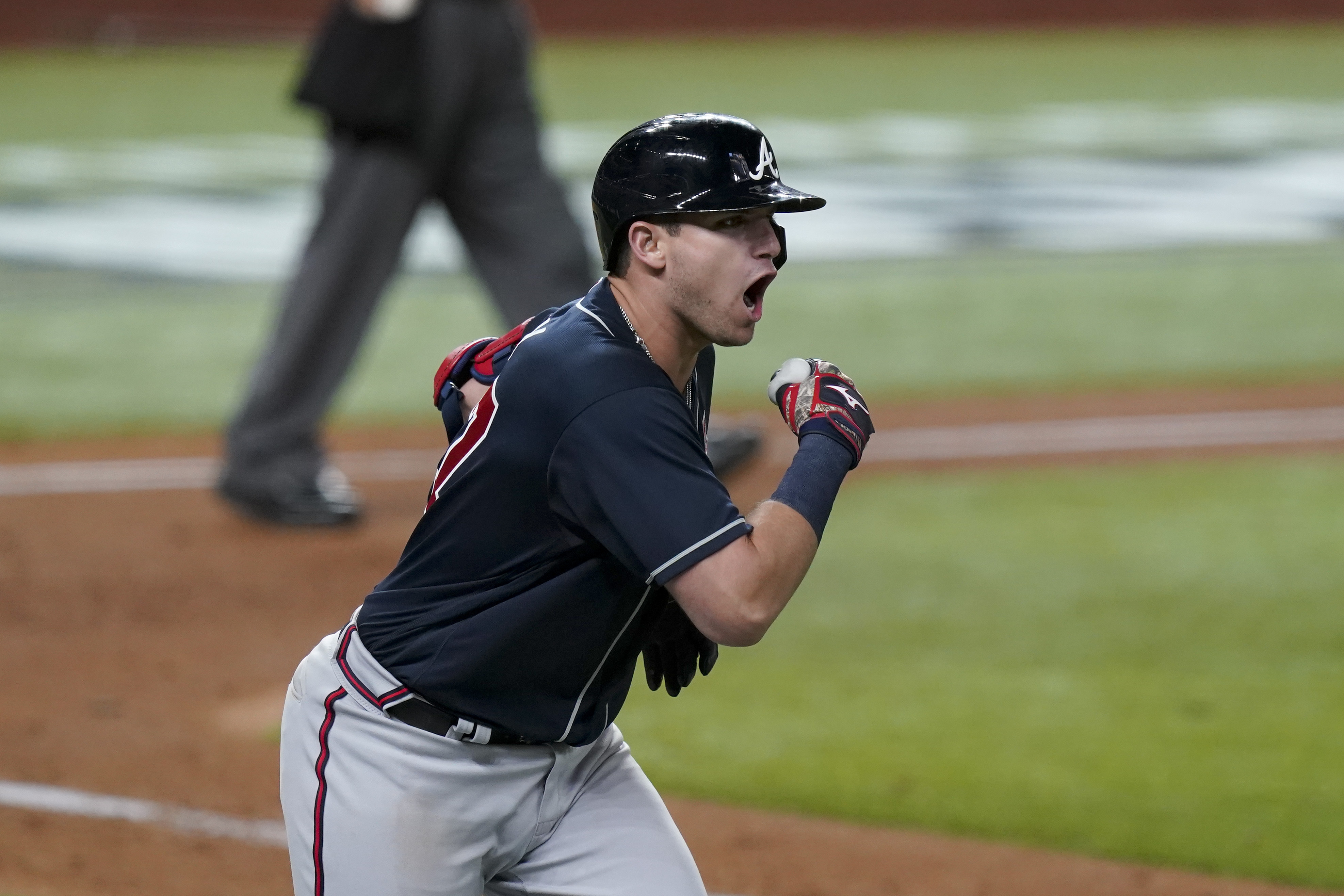 VIDEO: Charlie Culberson Saves the Braves With Perfect Throw on