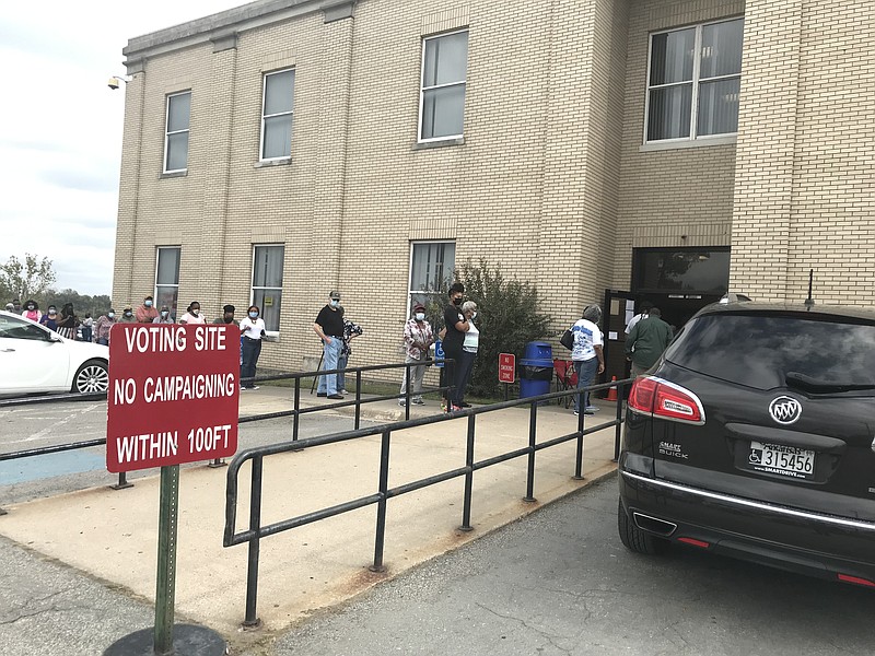 Residents file around courthouse for state's first day of early voting - Tazewll County Courthouse Open On Friday After Thanksgiving