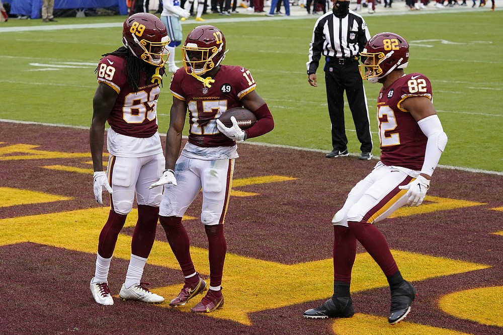 Washington Redskins linebacker Cole Holcomb (55) defends against the Dallas  Cowboys during the second half of an NFL football game in Arlington, Texas,  Sunday, Dec. 15, 2019. (AP Photo/Michael Ainsworth Stock Photo - Alamy