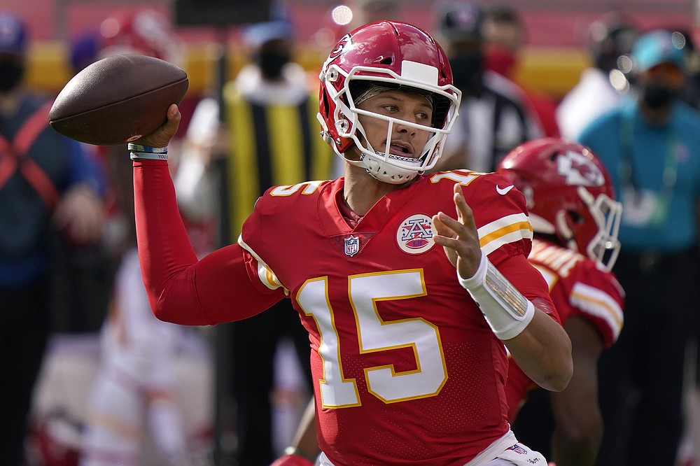 Kansas City Chiefs defensive tackle Derrick Nnadi (91) is seen on the  sideline during an NFL