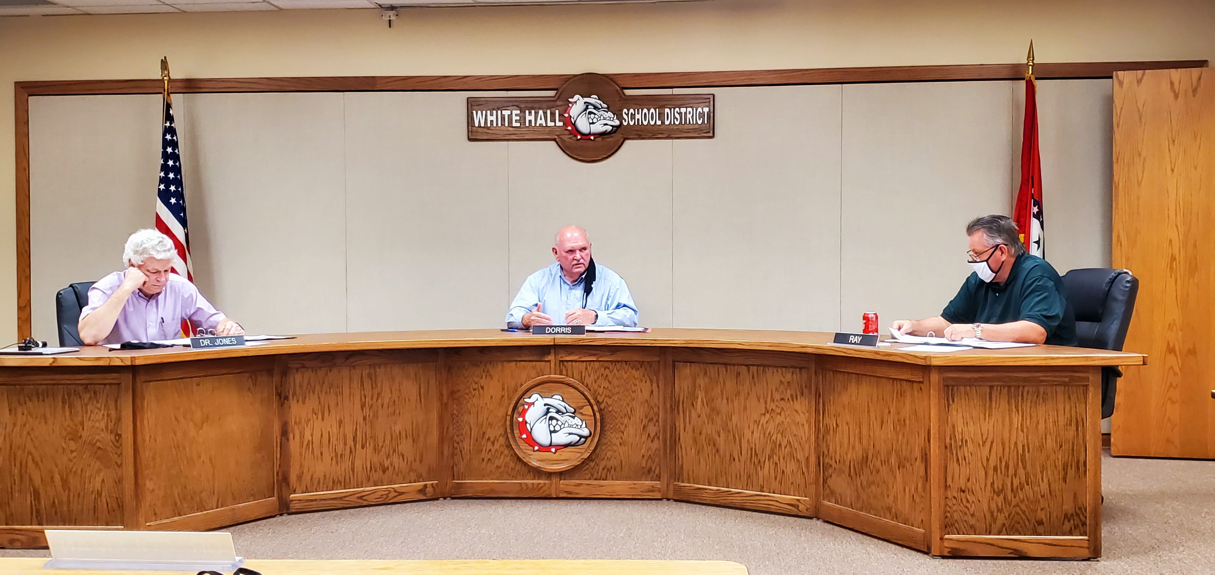 Virtual-class issues lead district to pivot