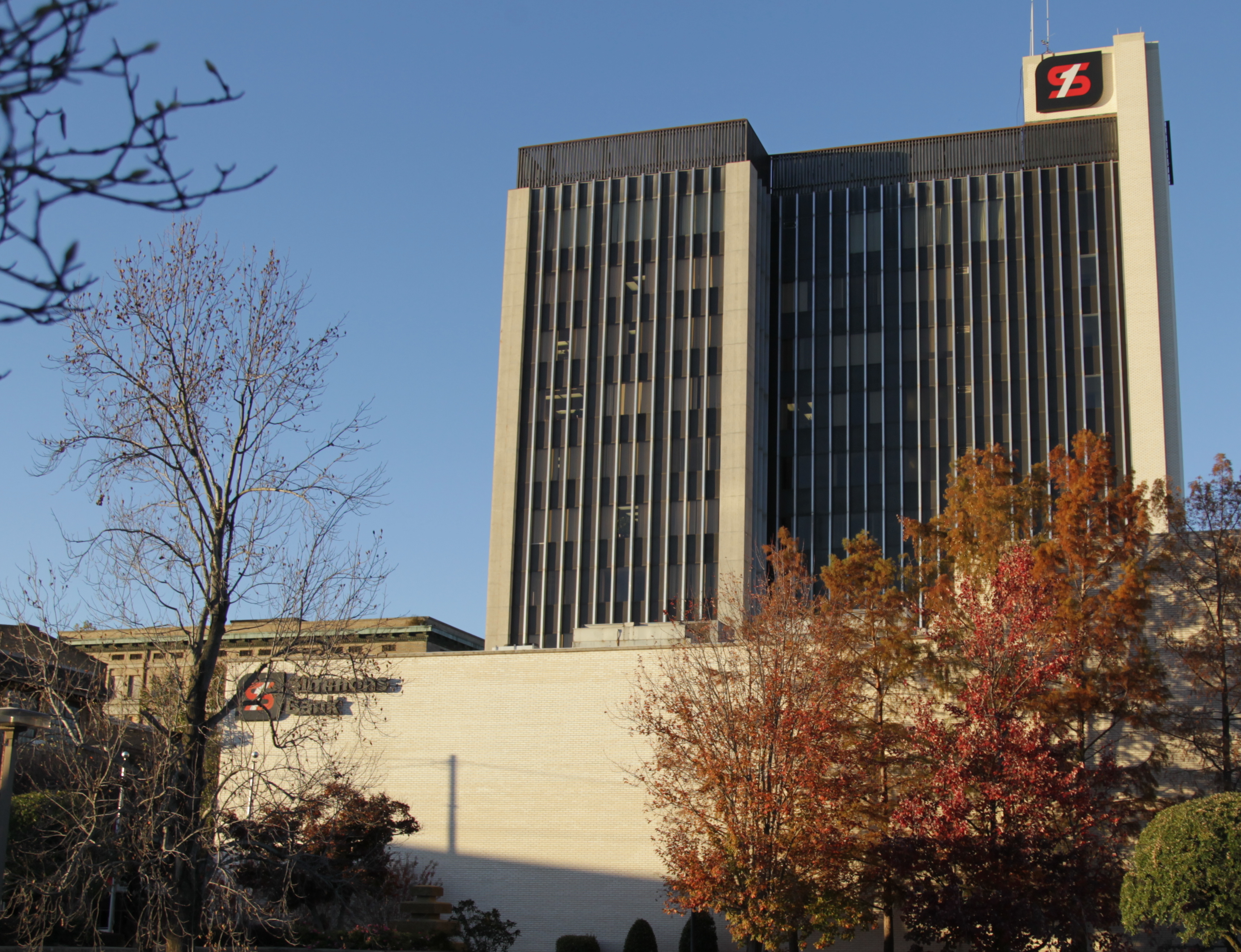 Simmons 2Q profit posts drop - Vimarsana News