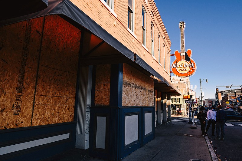 A boarded-up Hard Rock Cafe temporarily closed in Memphis on Nov. 15, 2020. MUST CREDIT: Bloomberg photo by Nina Westervelt