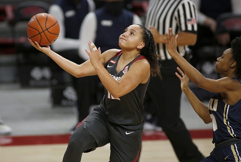 Arkansas' Destiny Slocum looks to shoot during Wednesday's game against Oral Roberts University at Bud Walton Arena. - Photo by David Gottschalk of NWA Democrat-Gazette