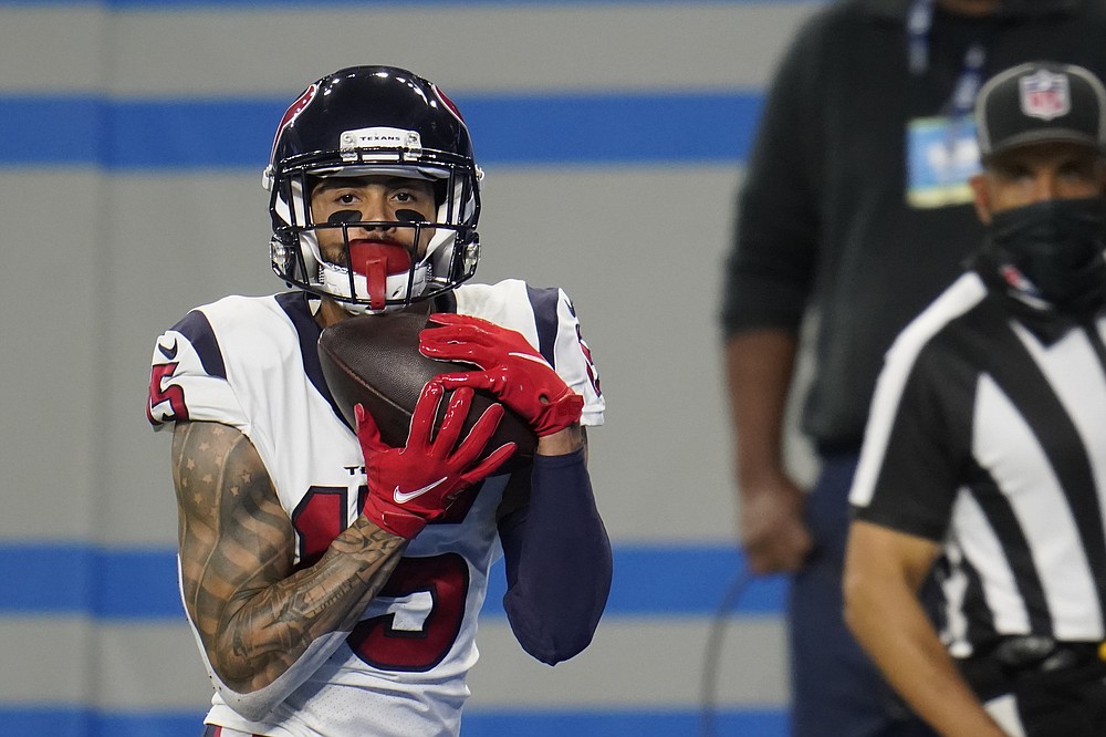 Texans' line makes Watson's job easy