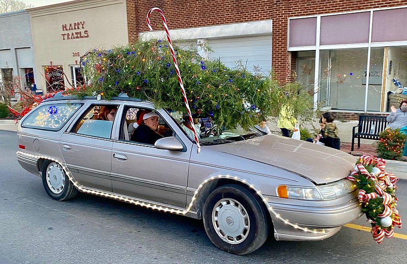 Gravette celebrates with "Merry and Bright" parade