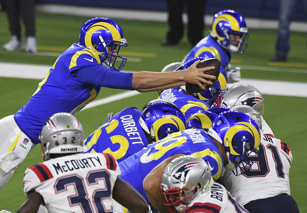 Rams put clamps on Patriots' streak