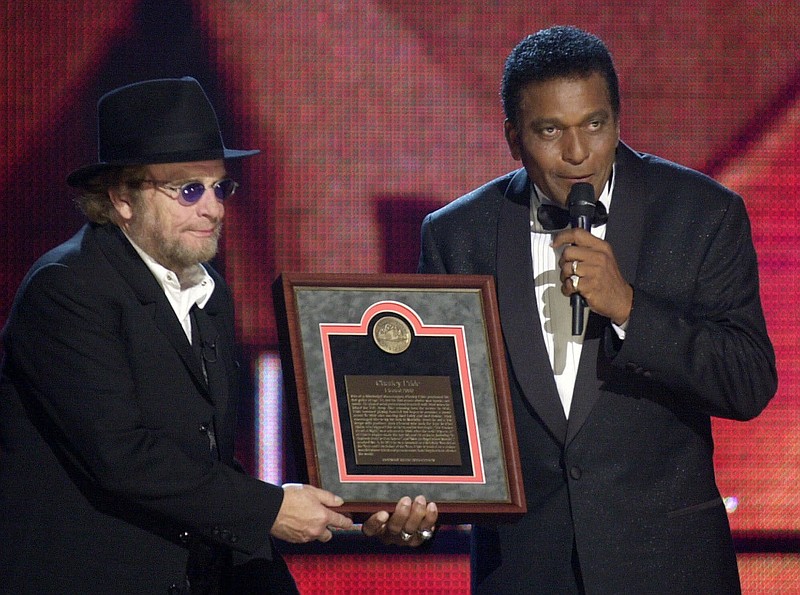 Country star Charley Pride dies