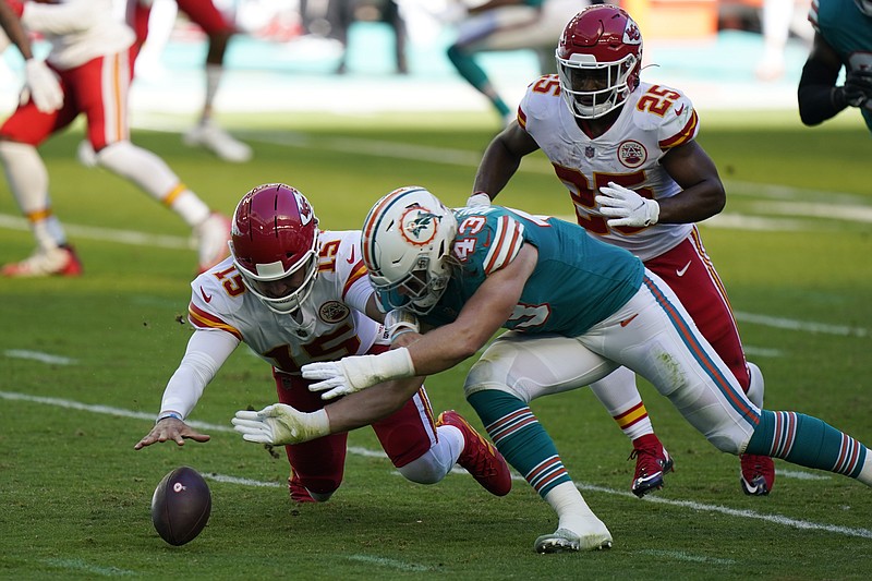 Chiefs' Kelce active for AFC title game despite back spasms - The