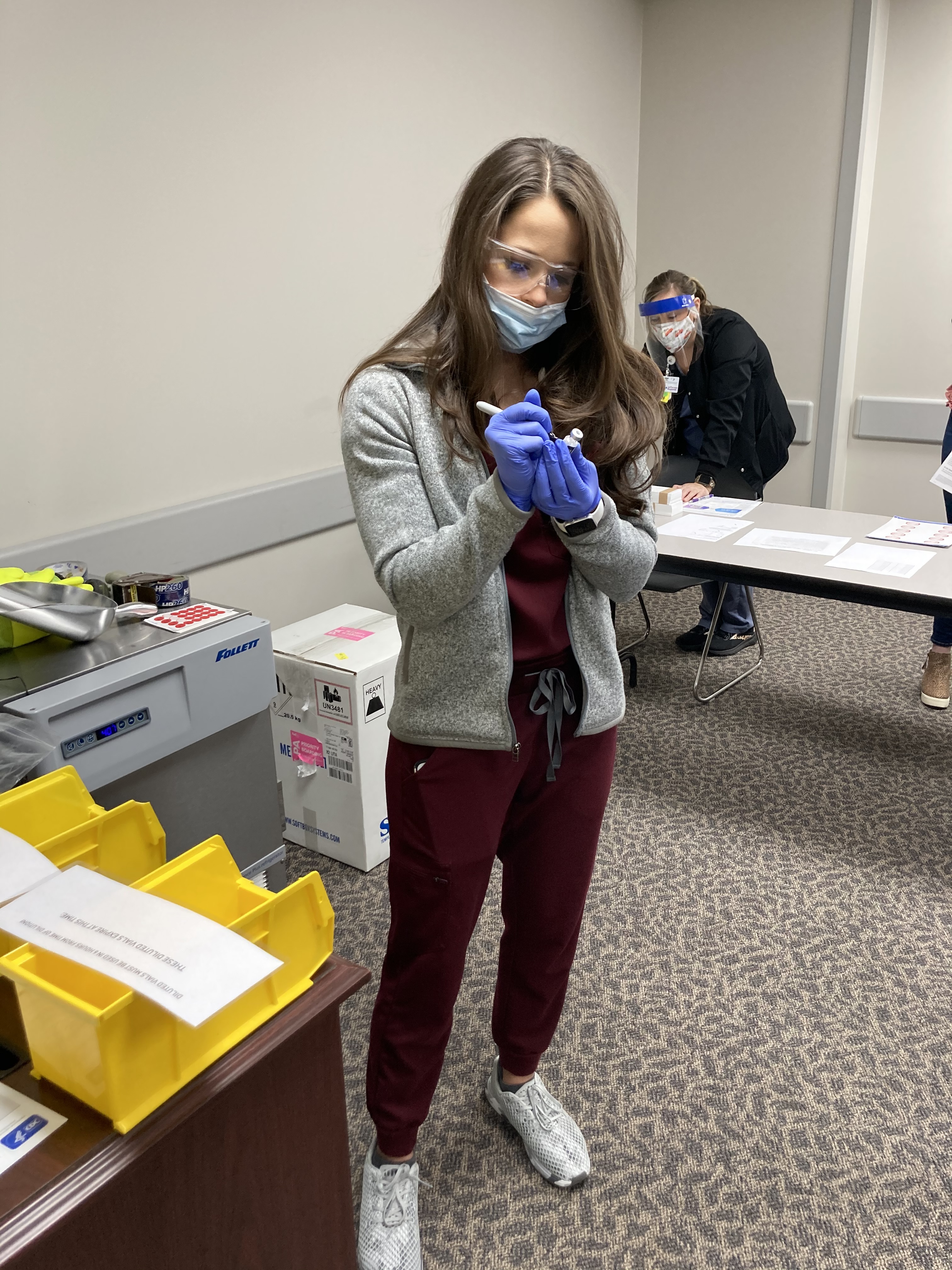 First covid-19  vaccination  given to nurse