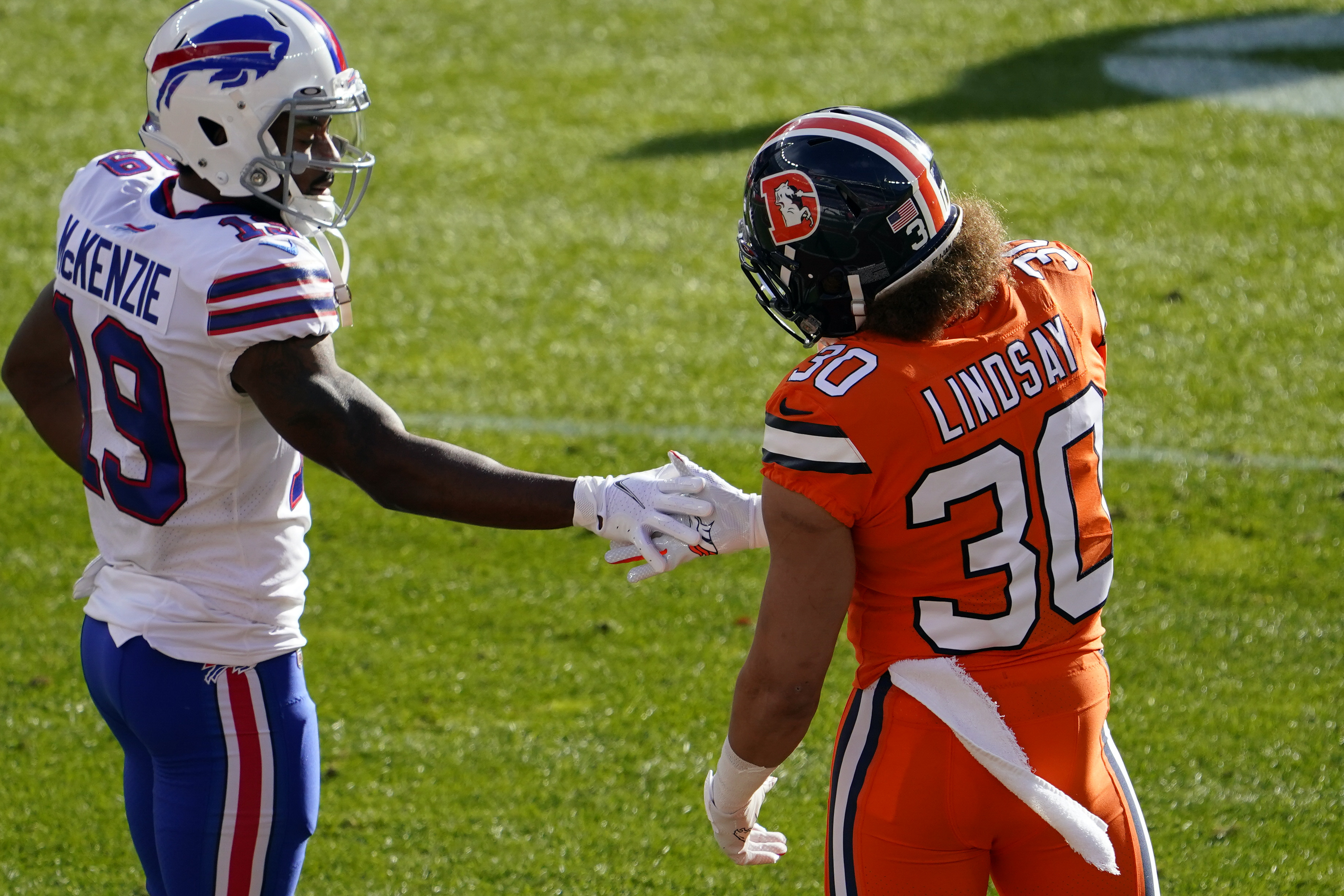 Bills rip Broncos, end Pats' hold on AFC East