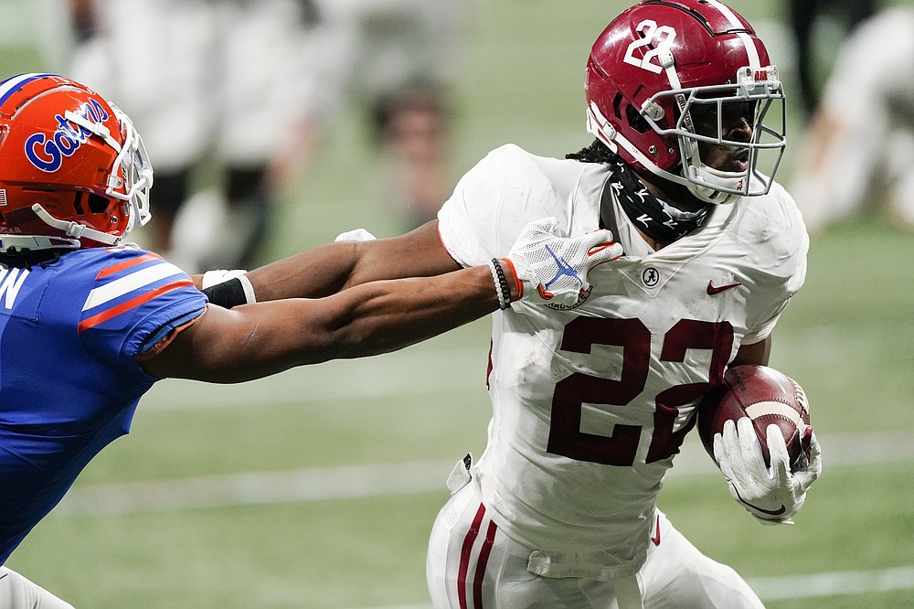 Harris scores 5 TDs, No. 1 Bama escapes No. 11 Florida 52-46