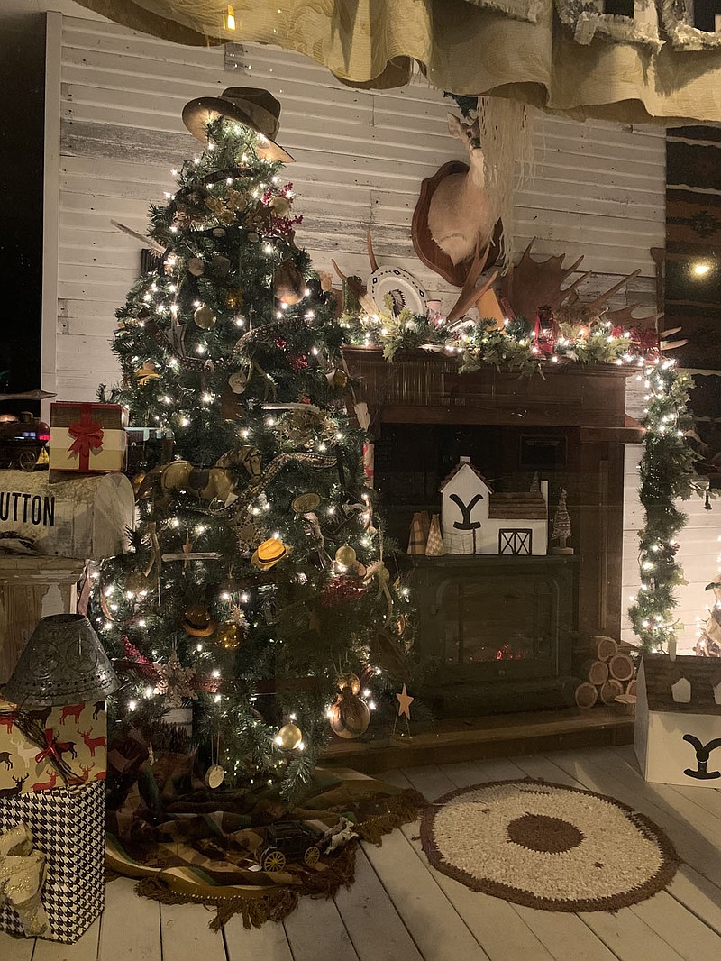 Noel Citizens, Business Celebrate Season With Successful Lighting