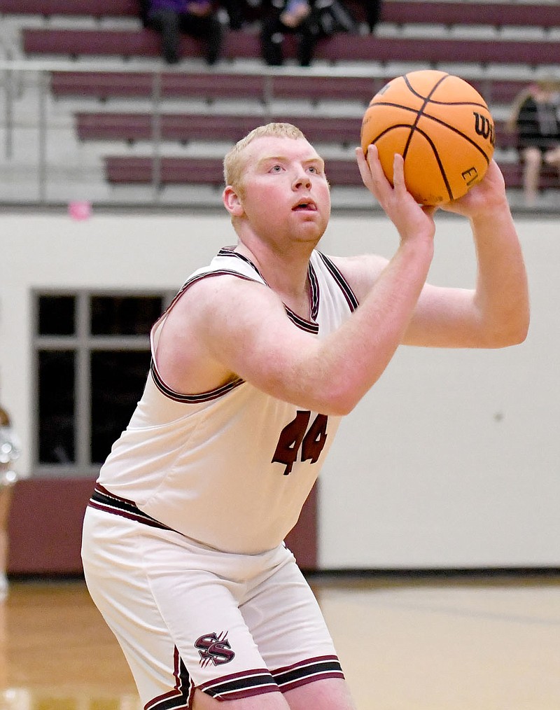 Bud Sullins/Special to the Herald-Leader
Siloam Springs senior Jackson Ford lines up a free throw in a game earlier this season. Ford and the Panthers are scheduled to play at Greenbrier on Friday.