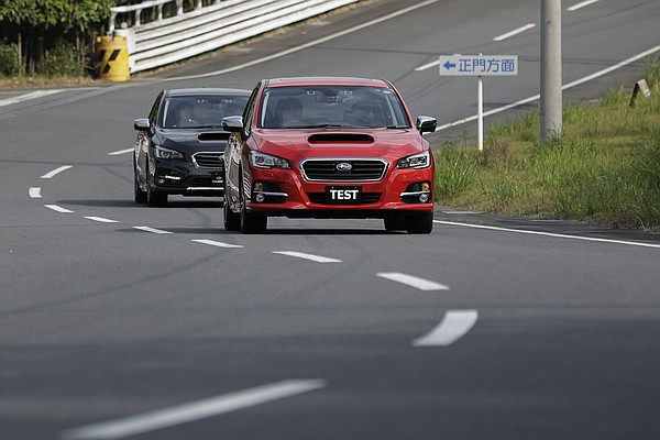 日本、高齢運転者に焦点を当て