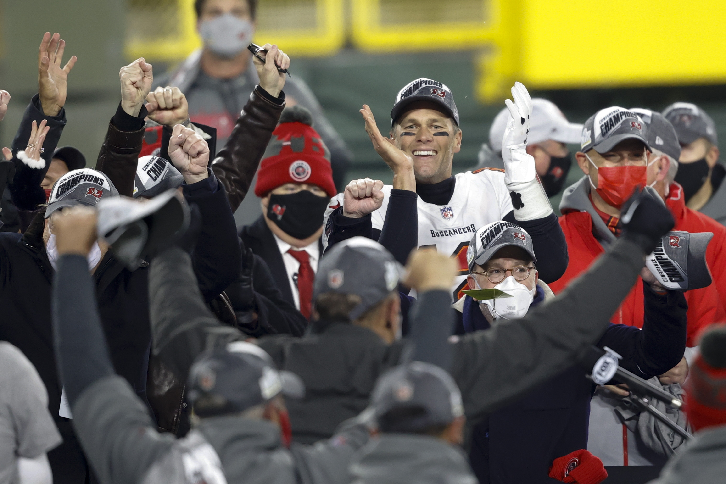 Road warriors: Buccaneers win 31-26 at Green Bay, reach Super Bowl