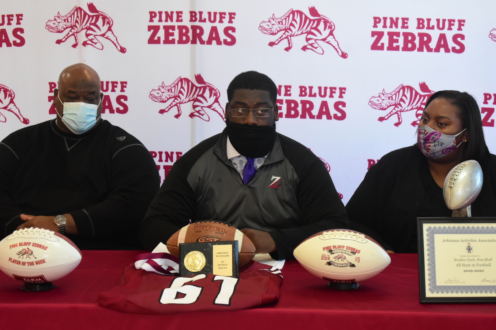 PB’s defensive tackle Clark signs with UCA