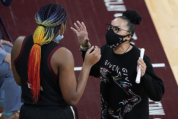 Gamecocks return to No. 1 before autumn