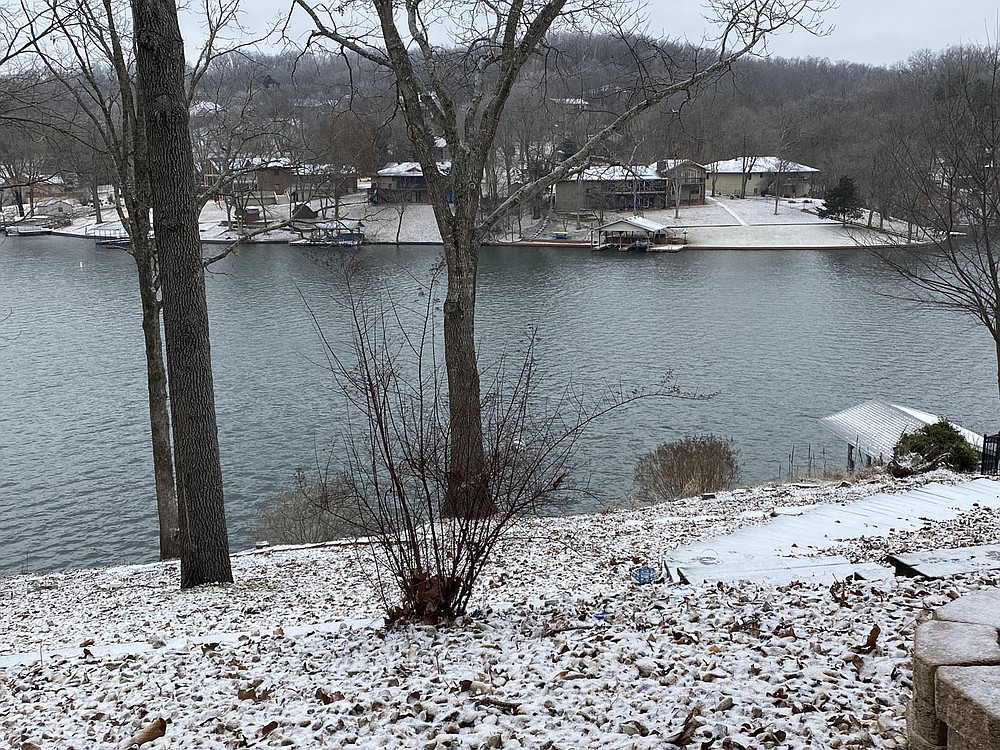 Terri O'Byrne/Weekly Vista
Friday morning brings a light snow early morning laying a light white blanket.