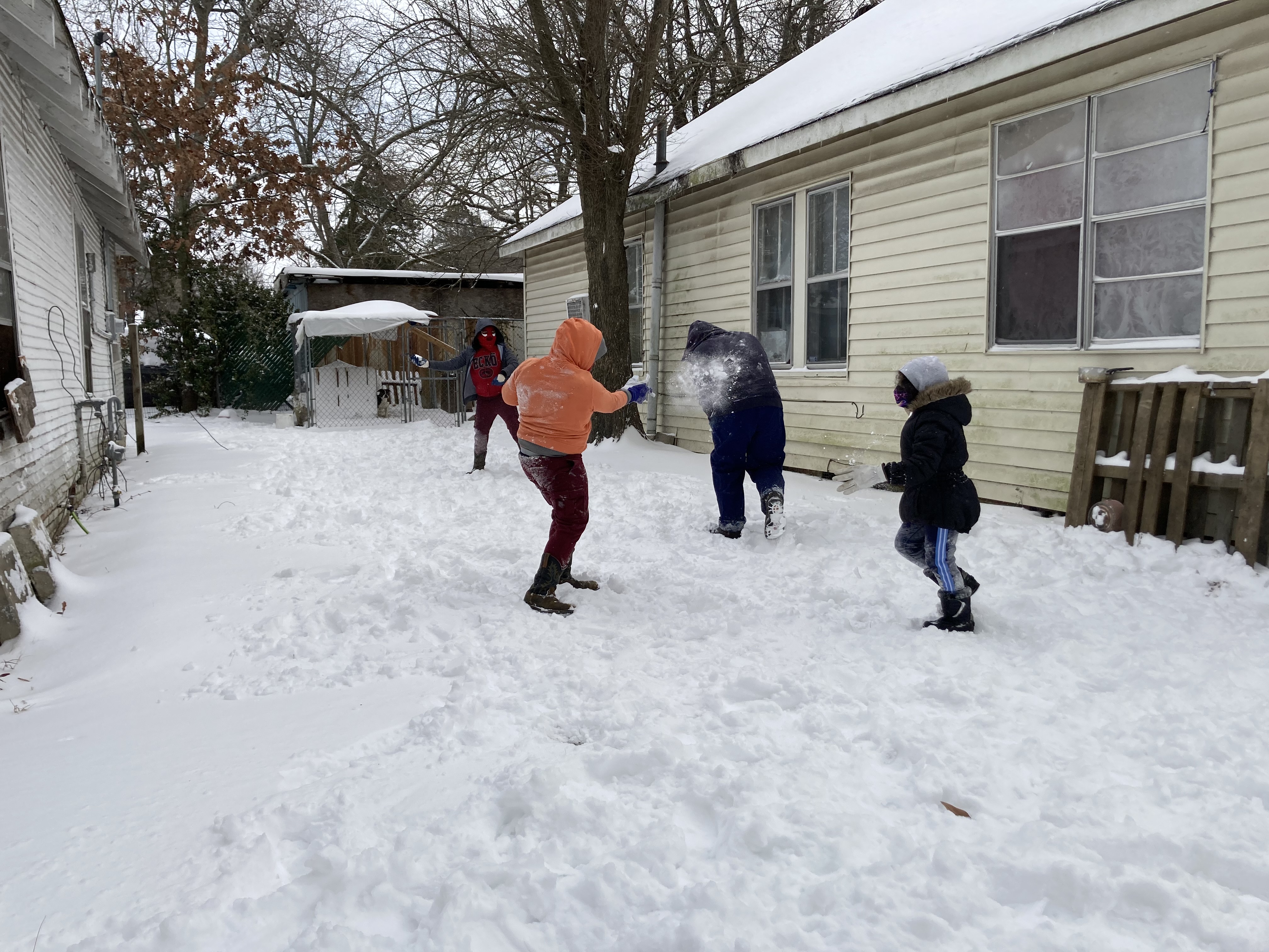 More on way, forecasters predict, as snow-hit area starts digging out