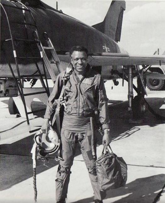 Artist’s paintings tell Black airmen’s stories