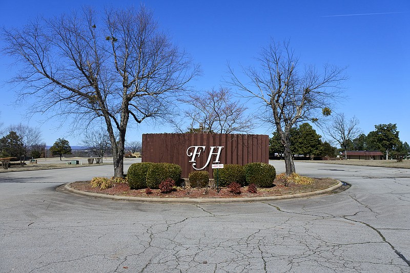 The entrance to the Fianna Hills Country Club at 1 Essex Place in Fort Smith as seen on Monday. 
(NWA Democrat-Gazette/Thomas Saccente)