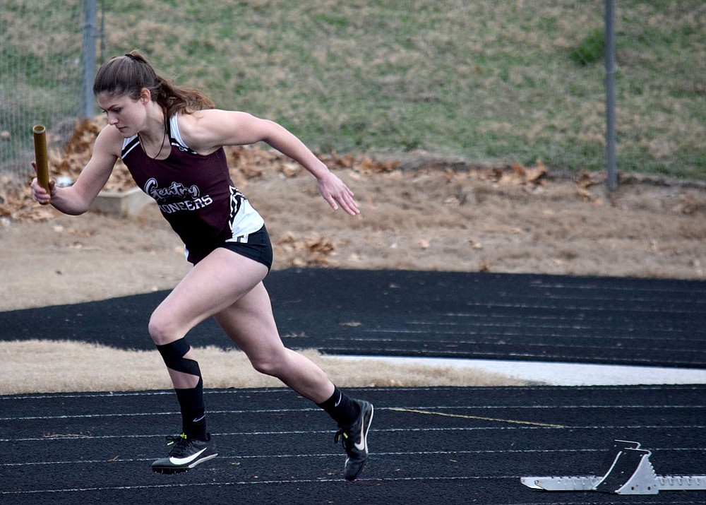 Running event attracts local track teams