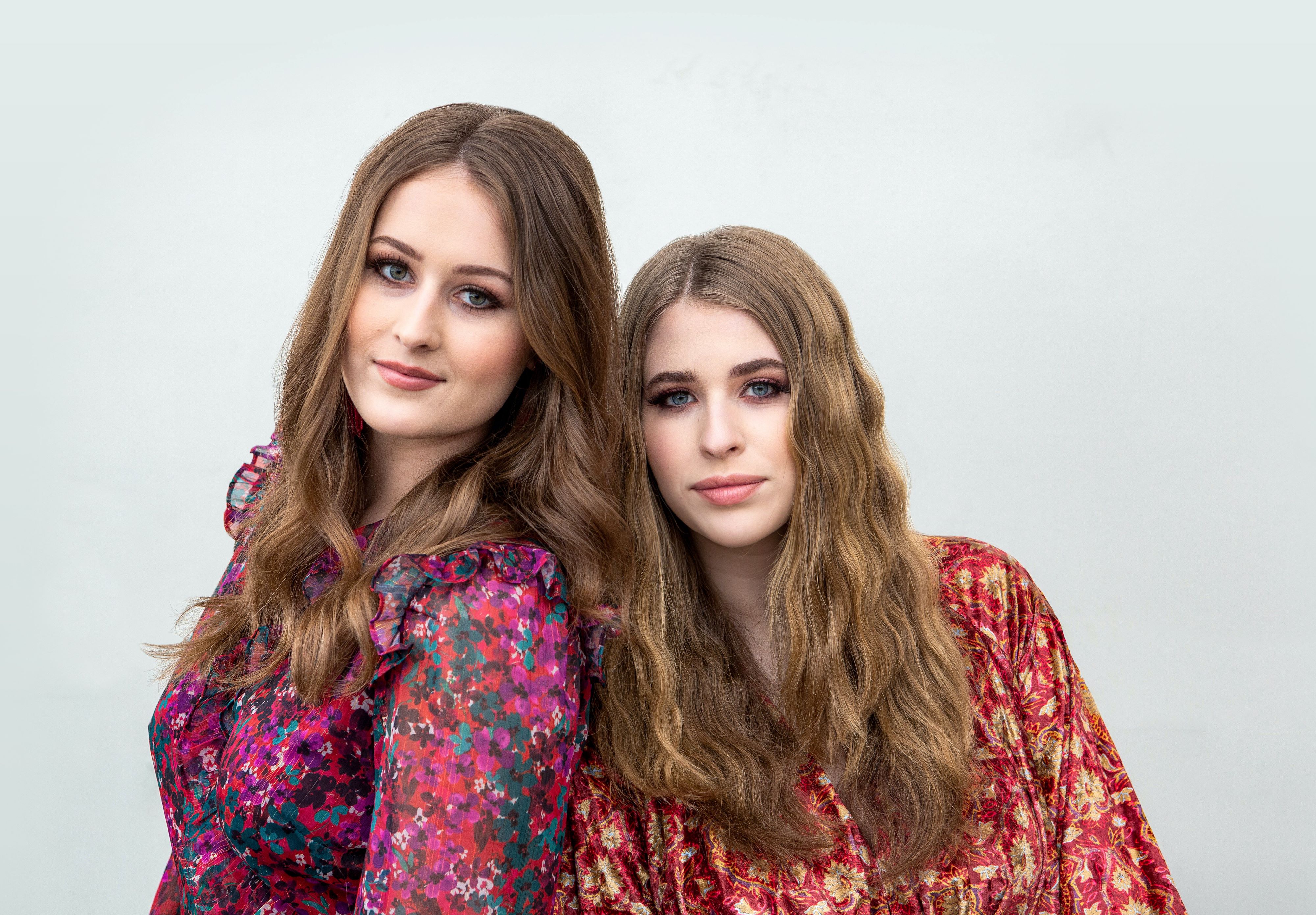 Render Sisters to perform at awards show