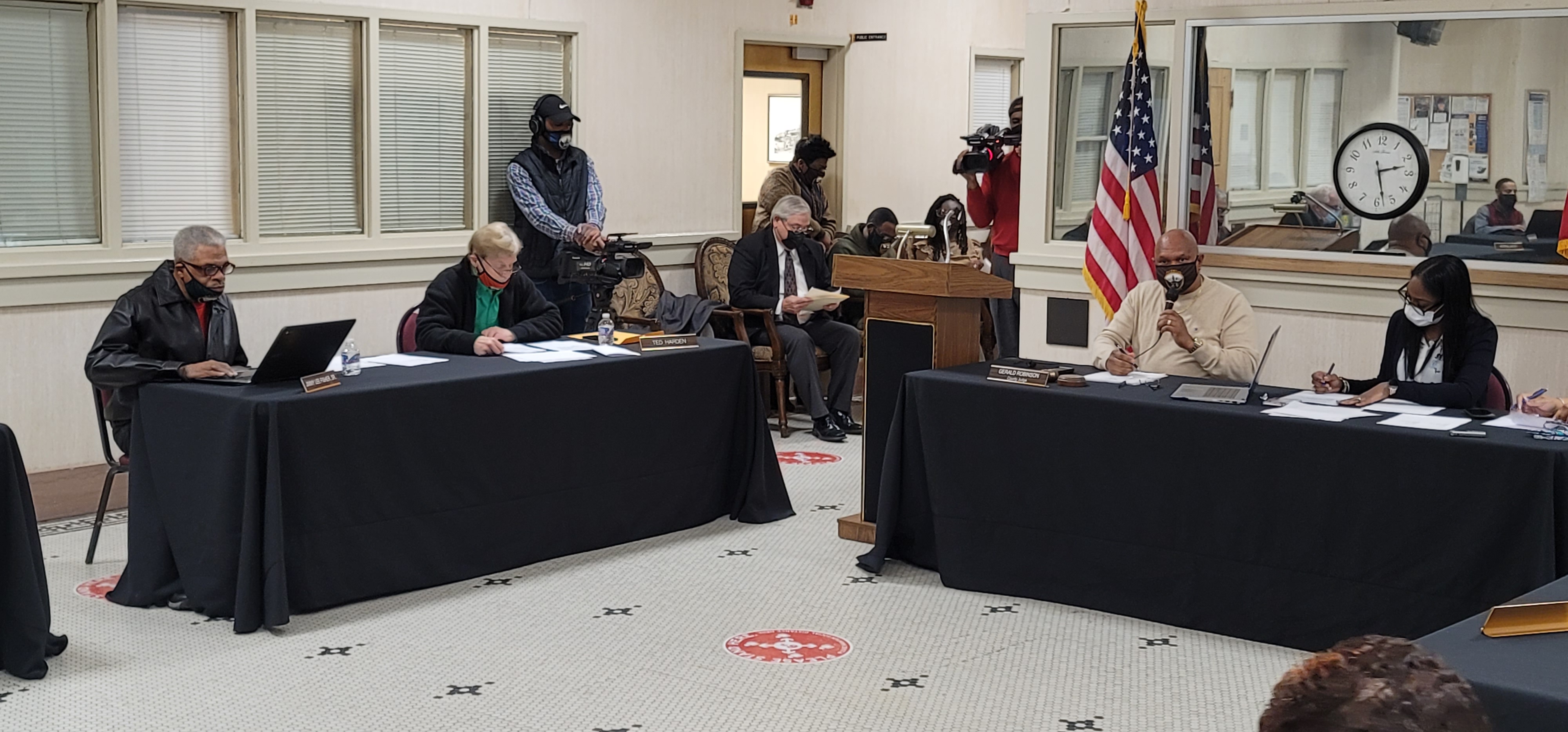 City, county keep mask requirement