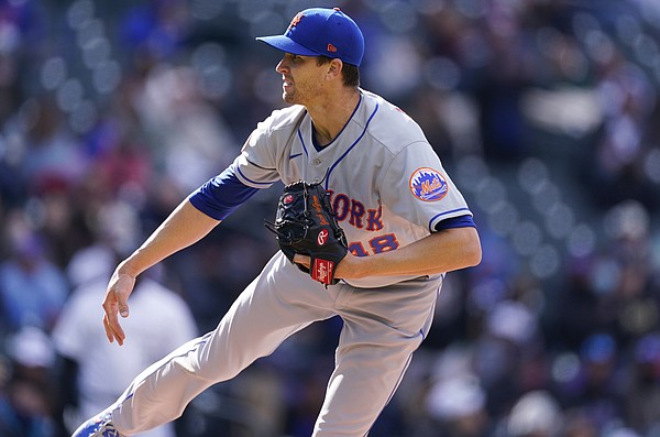 David Wright Jacob deGrom and Steven Matz in the Mets dugout