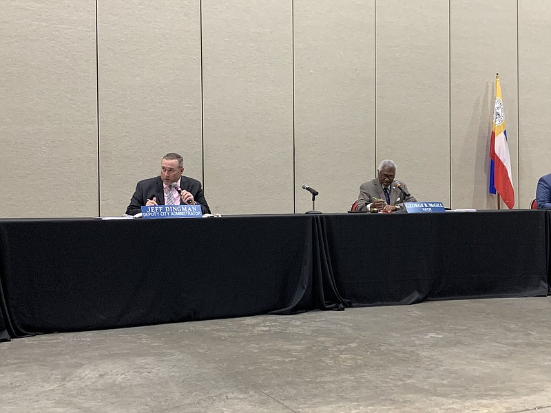 Fort Smith Deputy City Administrator Jeff Dingman, left, speaks while Mayor George McGill, right, listens during the Fort Smith Board of Directors regular meeting Tuesday. 
(NWA Democrat-Gazette/Thomas Saccente)