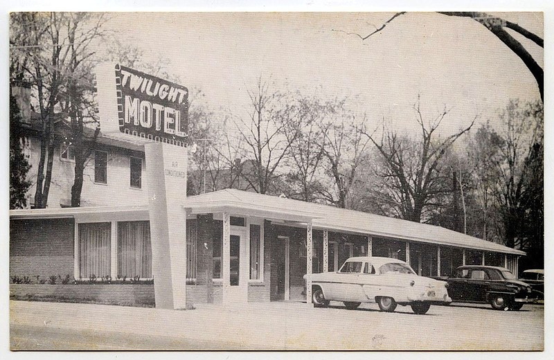 Texarkana, circa 1955: In the era before chain hotels crowded Interstate 30 exits, the Twilight Motel at 815 E. Ninth St. advertised Beautyrest mattresses and G.E. air conditioning.