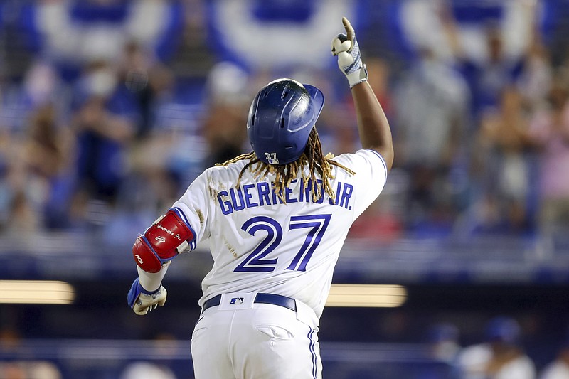 Guerrero pounds three HRs in Blue Jays' victory