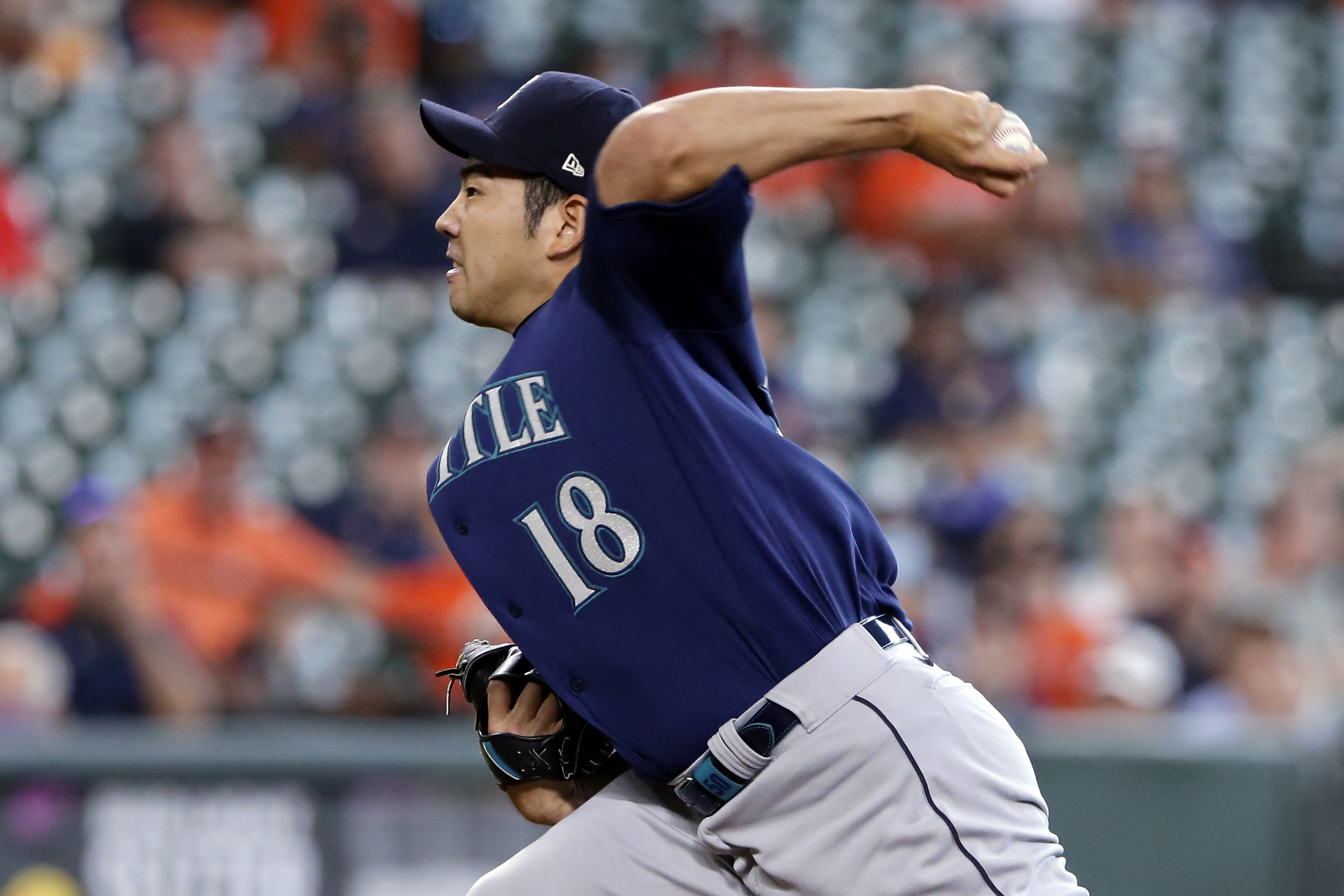 Yusei Kikuchi takes no-hit bid into seventh, Seattle Mariners top