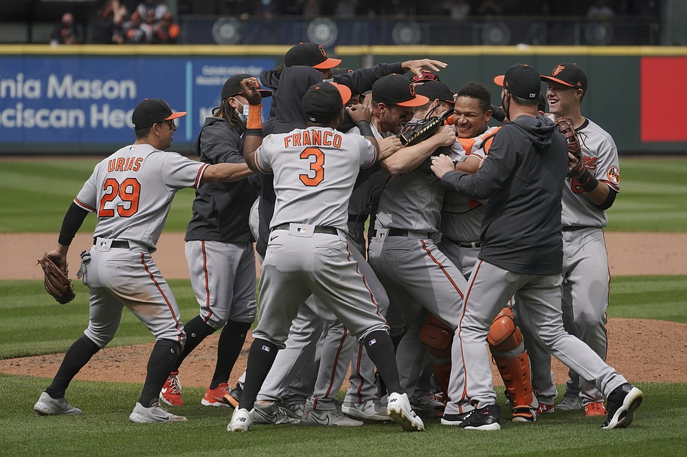 WholeHogSports - Keuchel strikes out 12 to lead Astros past Yankees