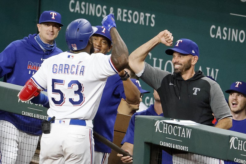 Home runs coming in bunches for Rangers' rookie