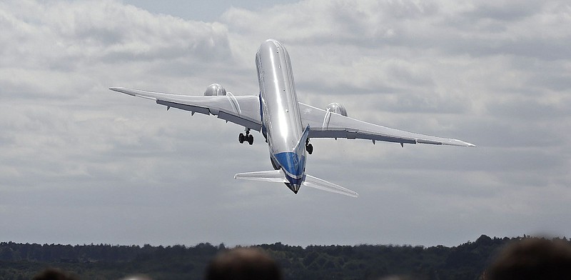 A Boeing 787-9 Dreamliner aircraft at the Farnborough International Airshow in Farnborough, U.K., on July 14, 2014. MUST CREDIT: Bloomberg photo by Simon Dawson.