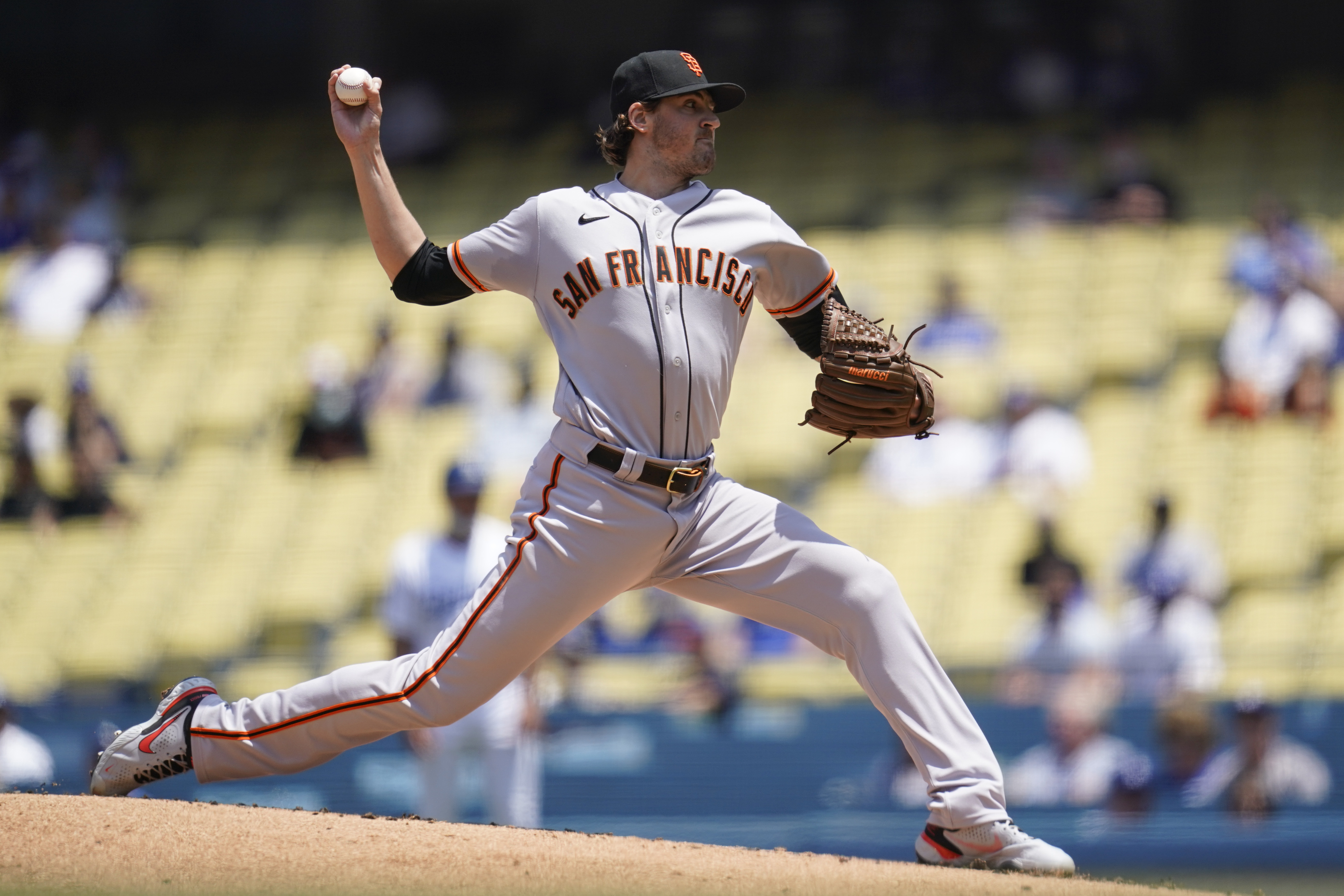 Kershaw loses for first time since May 21 as Giants beat Dodgers 2-1