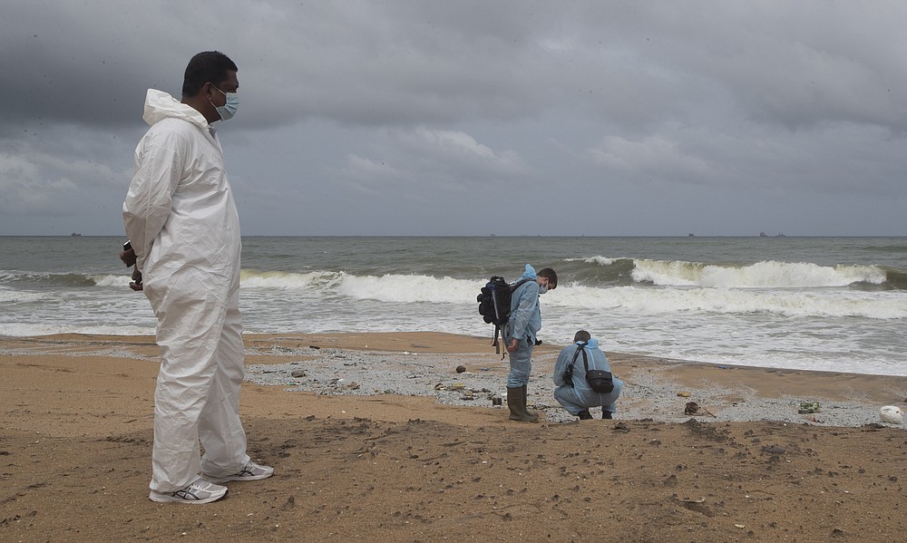 Fire distresses Sri Lanka fishermen