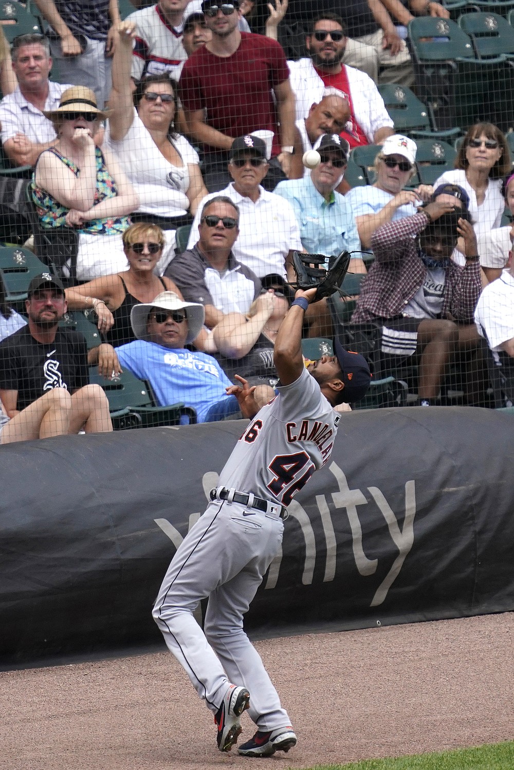 Tony La Russa moves into No. 2 on baseball's wins list as White Sox top  Tigers