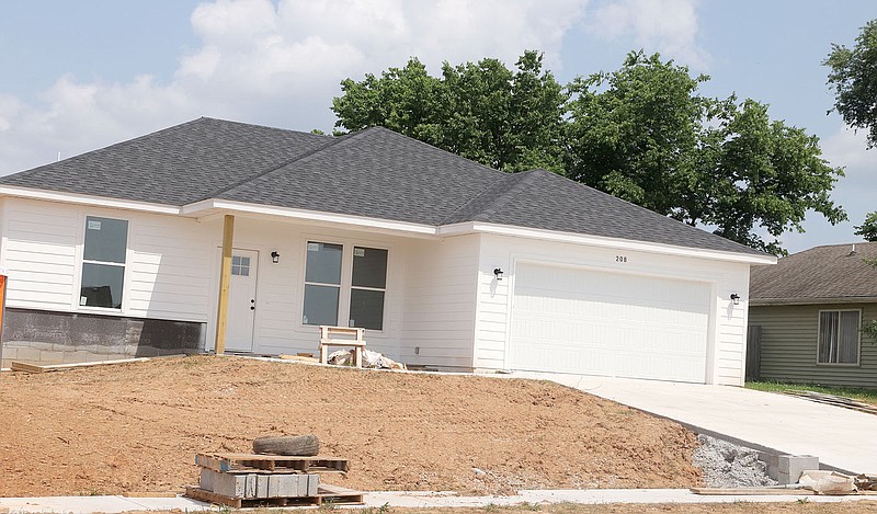 LYNN KUTTER ENTERPRISE-LEADER
The city of Lincoln has issued 15 permits for new houses so far in 2021, and is set to approve its first new subdivision in about 15 years. This house is under construction in the Country Meadows subdivision off North Street in Lincoln.