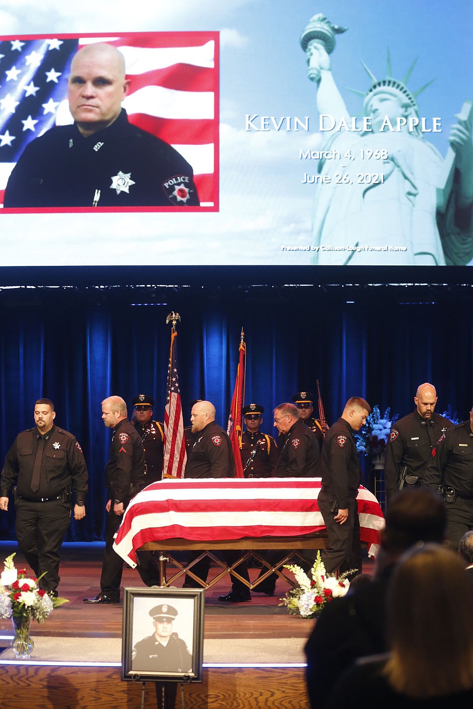 Slain Pea Ridge officer laid to rest