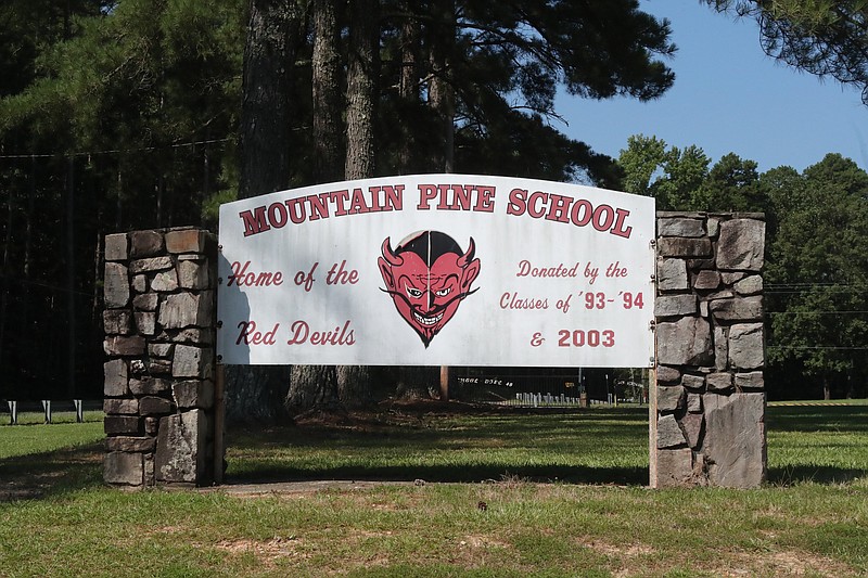 The main sign at Mountain Pine School.