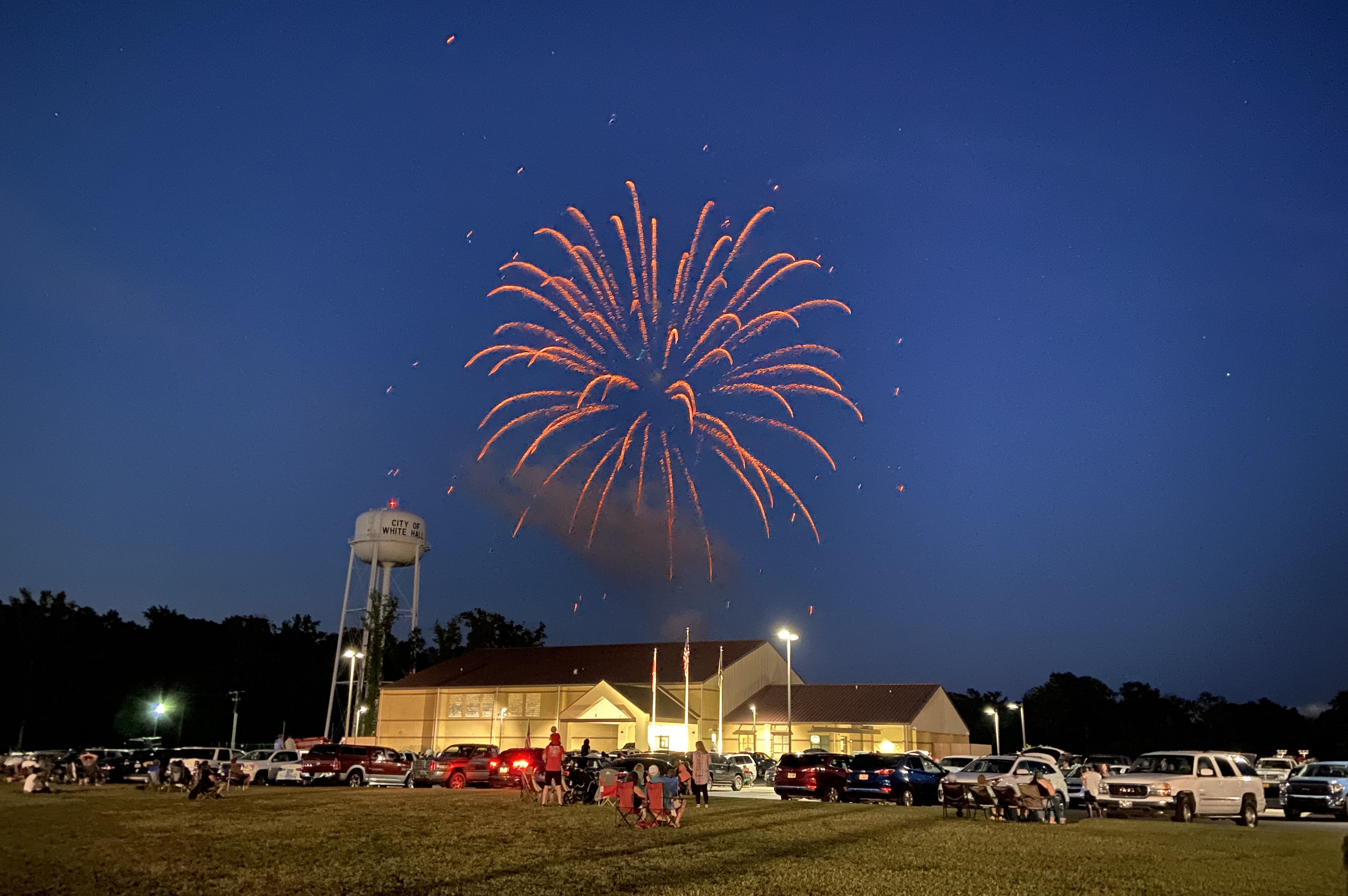 Fireworks display draws spectators’ approval