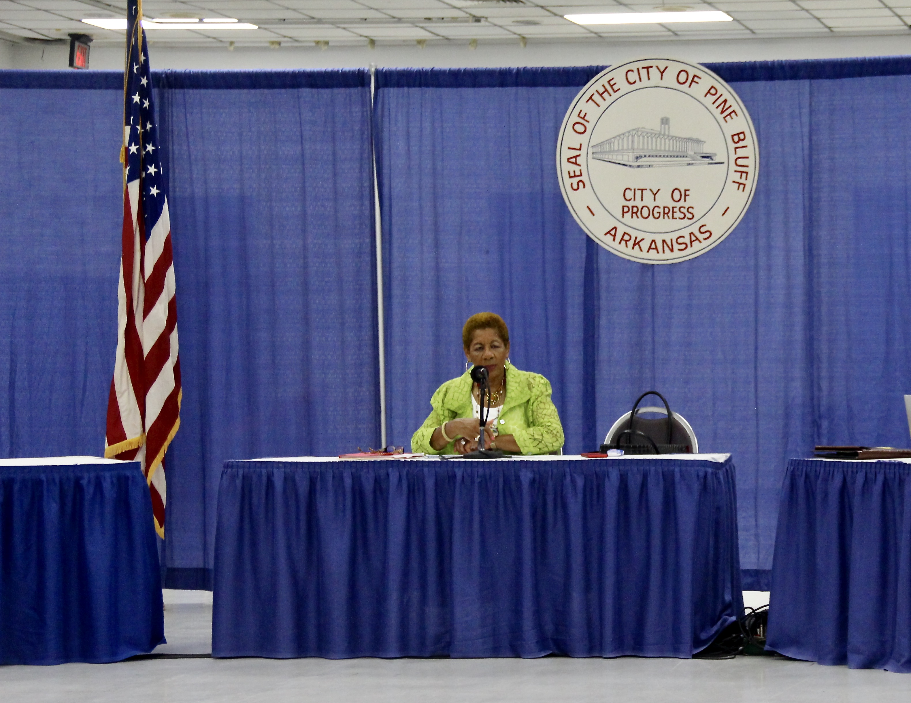 Pine Bluff panel debates raises for police chief, others